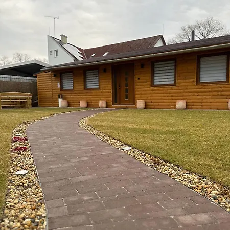 Apartment Wood House Nyiregyhaza